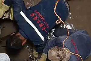 济源电梯井堵漏施工视频